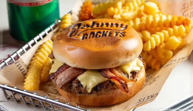 Como a pandemia mudou a estratégia da rede de hamburguerias Johnny Rockets