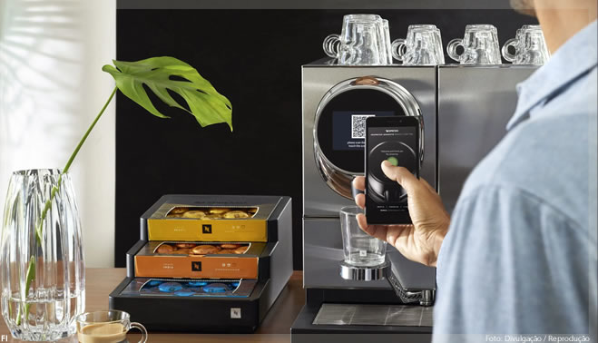 Nespresso lança no Brasil máquina “anti-covid” que extrai café à distância