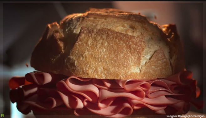 Nova campanha de Perdigão explora o amor entre pão e Mortadela Ouro