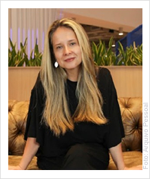 Lígia Zotini, fundadora do Voicers e TEDx Speaker